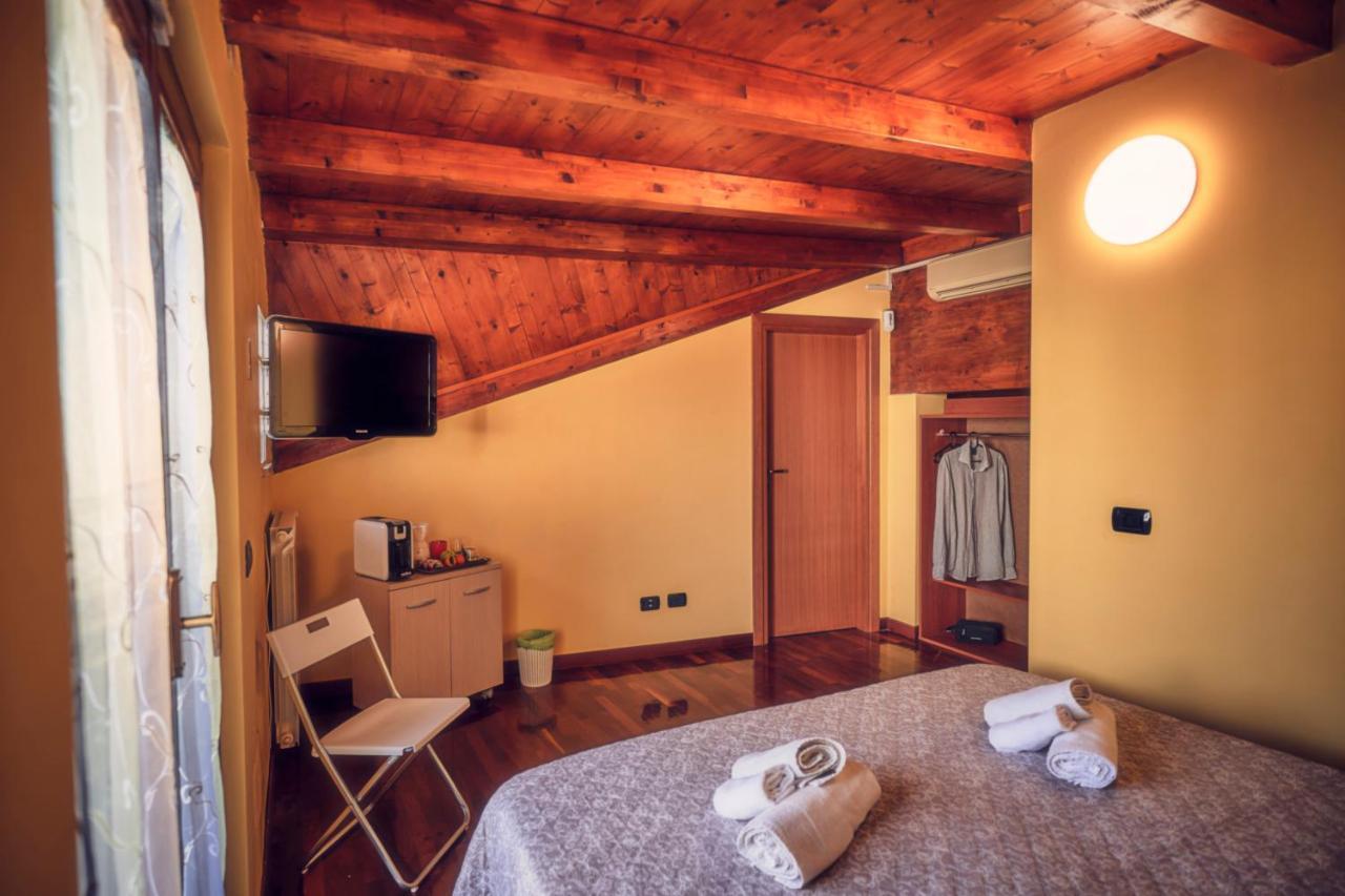 Travelershome Ciampino Suite ภายนอก รูปภาพ