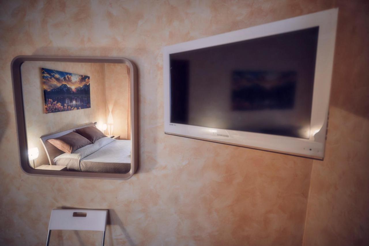 Travelershome Ciampino Suite ภายนอก รูปภาพ