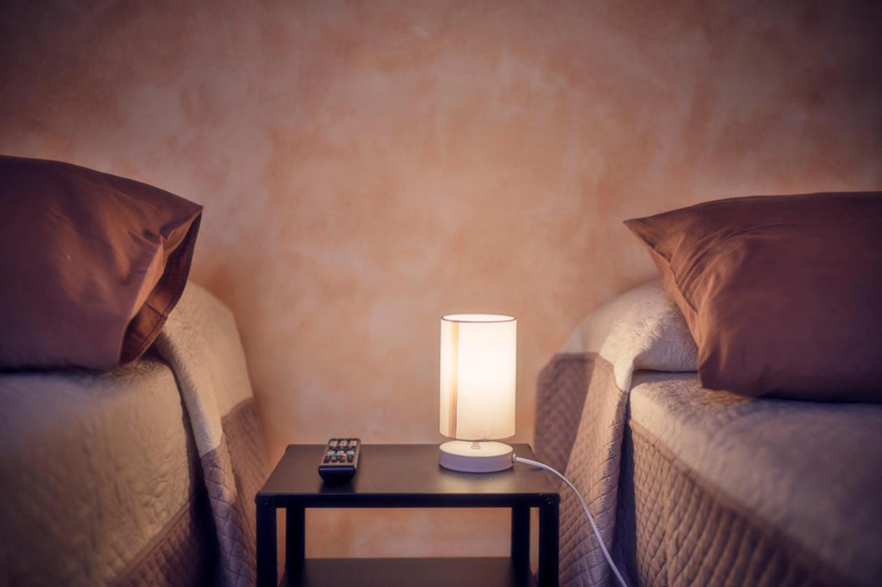 Travelershome Ciampino Suite ภายนอก รูปภาพ