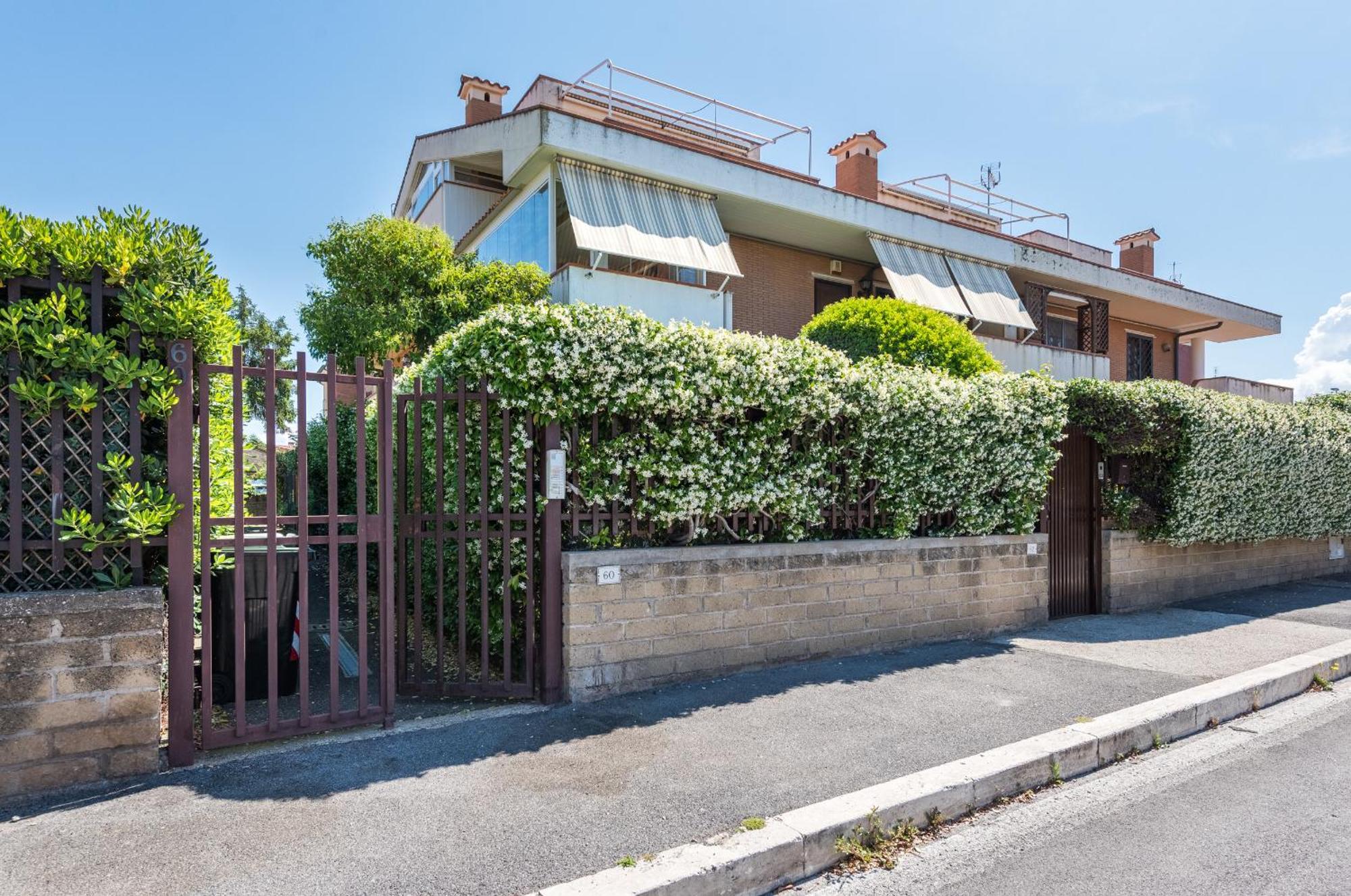 Travelershome Ciampino Suite ภายนอก รูปภาพ