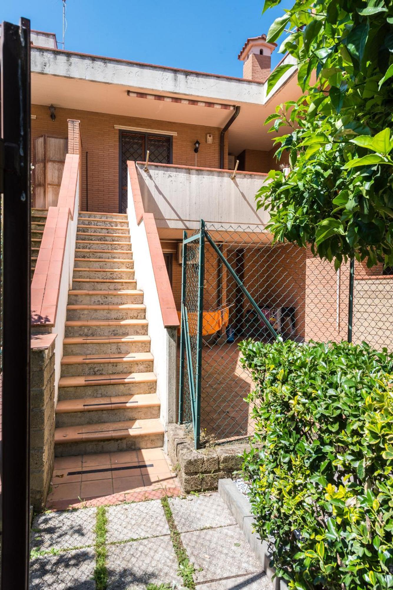 Travelershome Ciampino Suite ภายนอก รูปภาพ