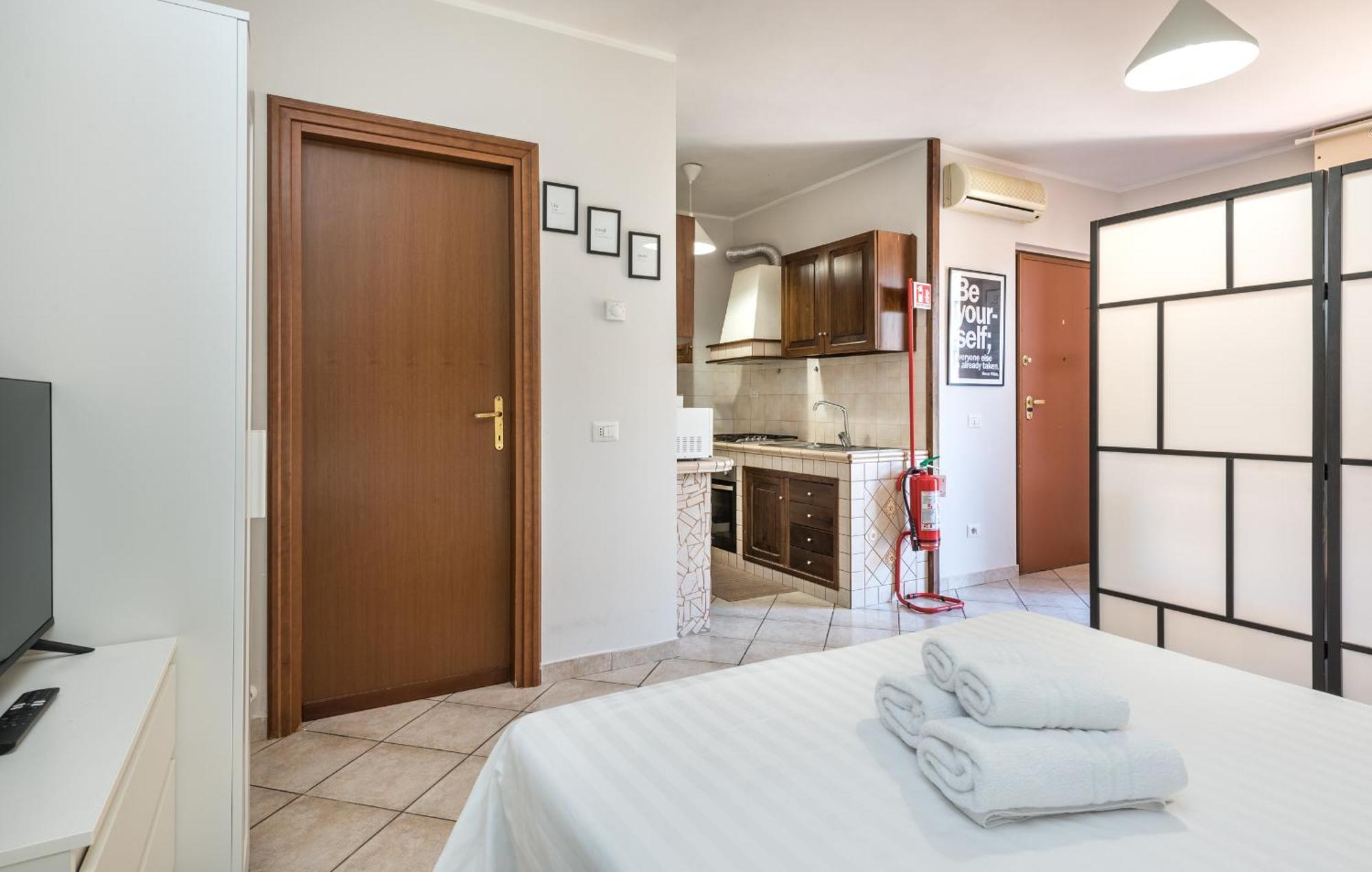 Travelershome Ciampino Suite ภายนอก รูปภาพ
